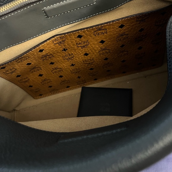 MCM Large Milla Tote - Picture 6 of 8